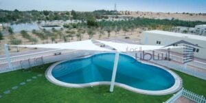 أنواع مظلات المسابح