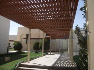 مظلات ممرات خشبية