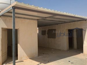 كم سمك الساندوتش بانل؟