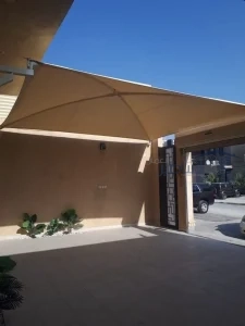 فوائد تركيب مظلات خارجية للسيارات أمام المنازل